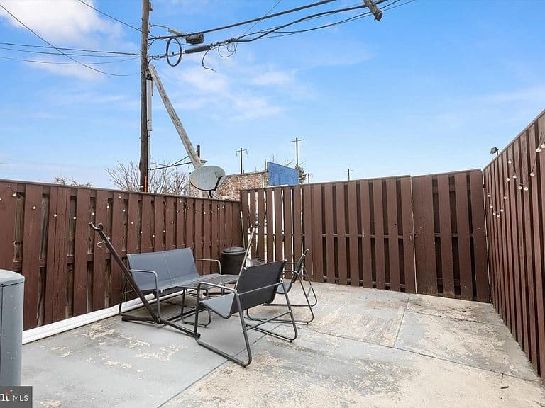 Listing photo 4