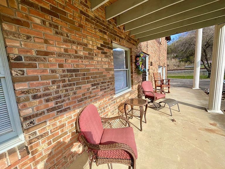 Listing photo 5
