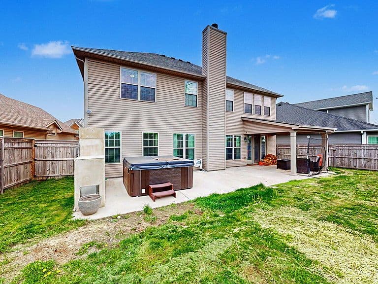 Listing photo 2