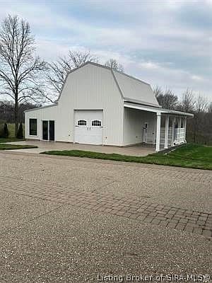 Listing photo 5