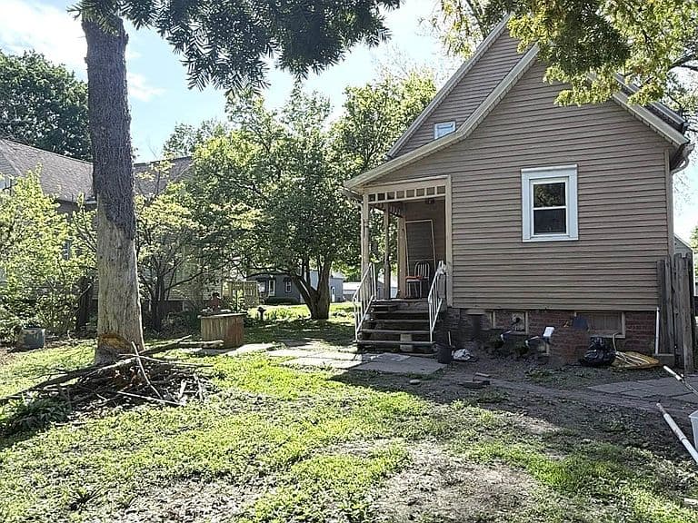 Listing photo 2
