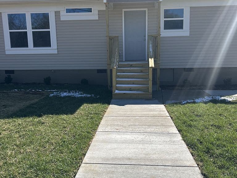 Listing photo 2