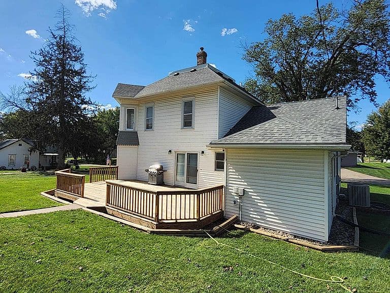 Listing photo 5