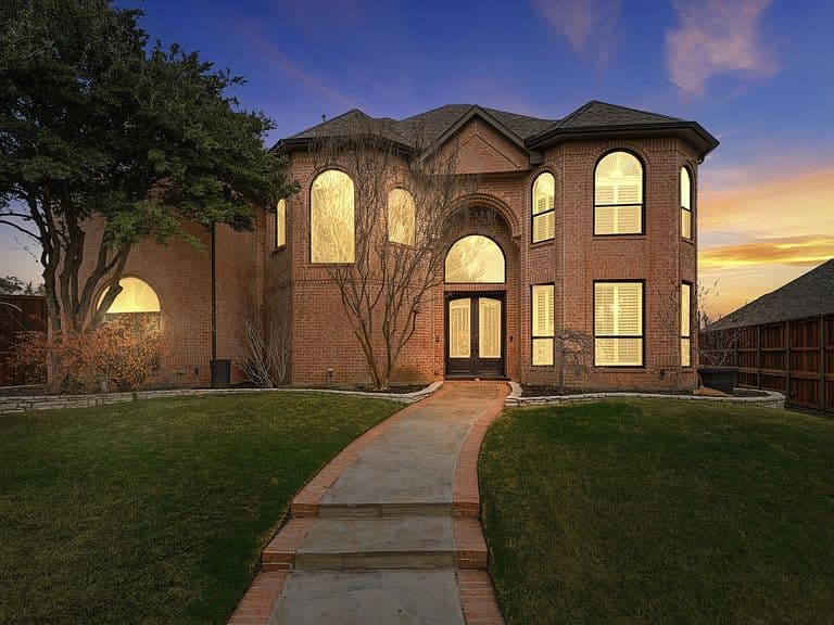 Listing photo 2