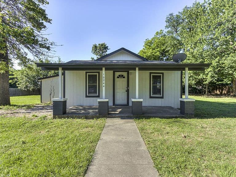 Listing photo 2