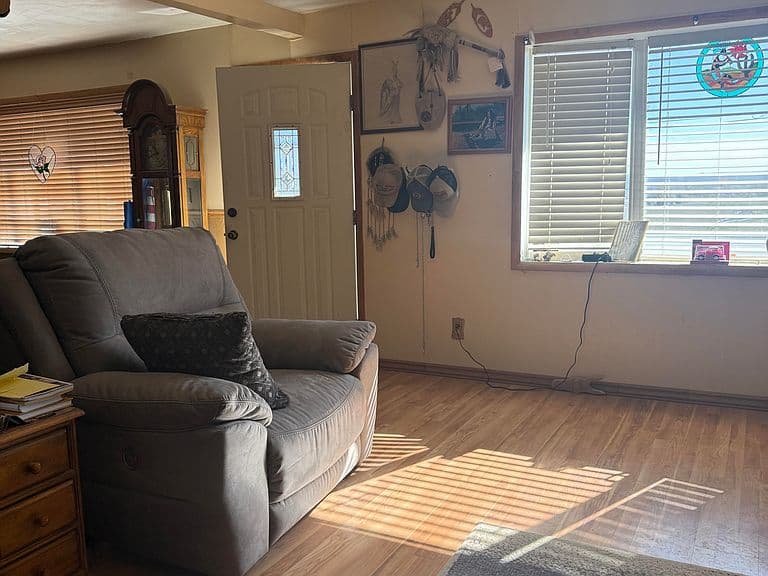 Listing photo 5