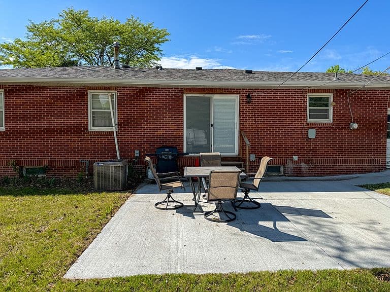 Listing photo 4