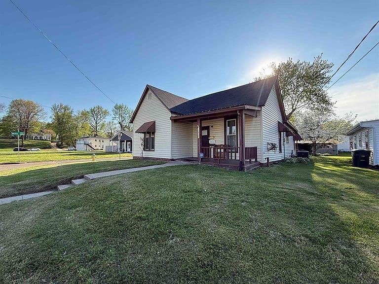 Listing photo 2