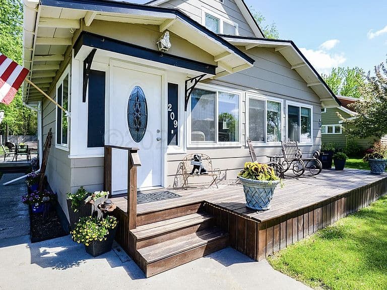 Listing photo 2