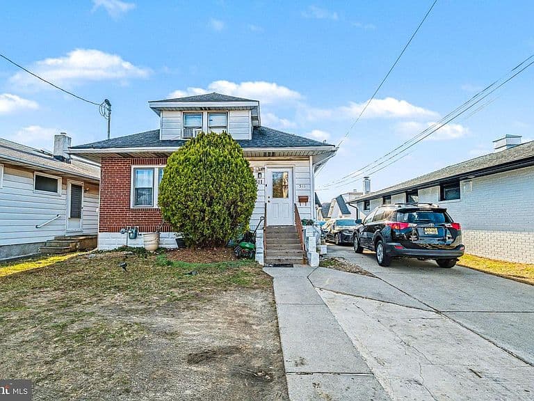 Listing photo 2