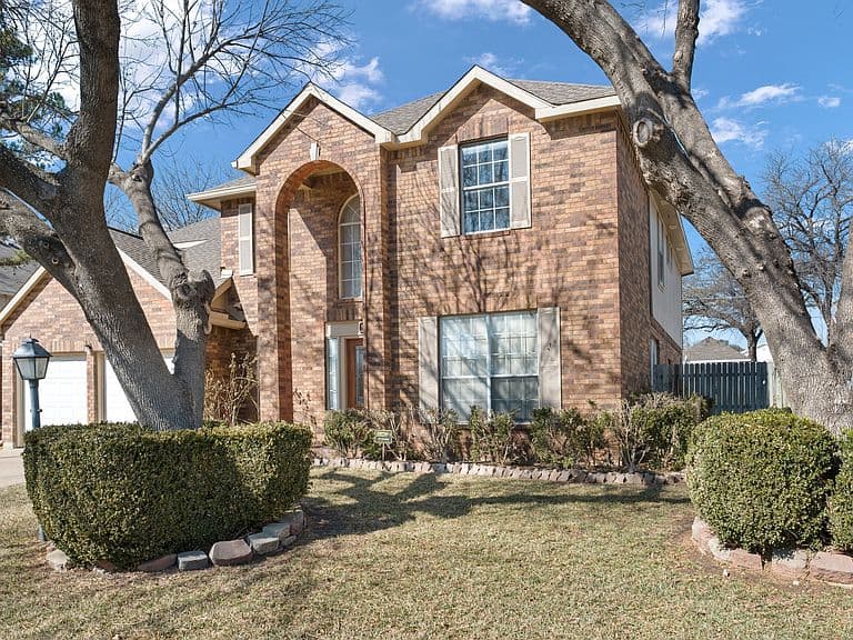 Listing photo 2