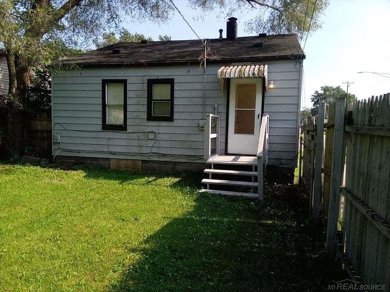 Listing photo 3