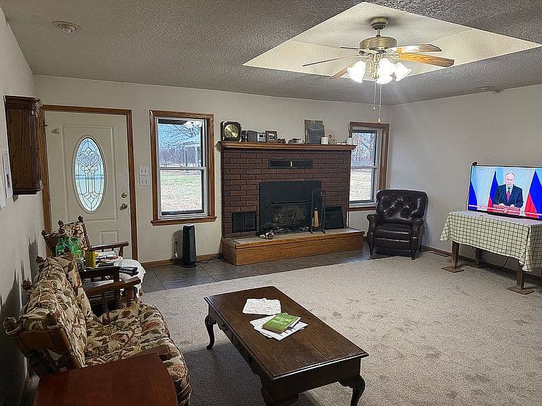 Listing photo 5