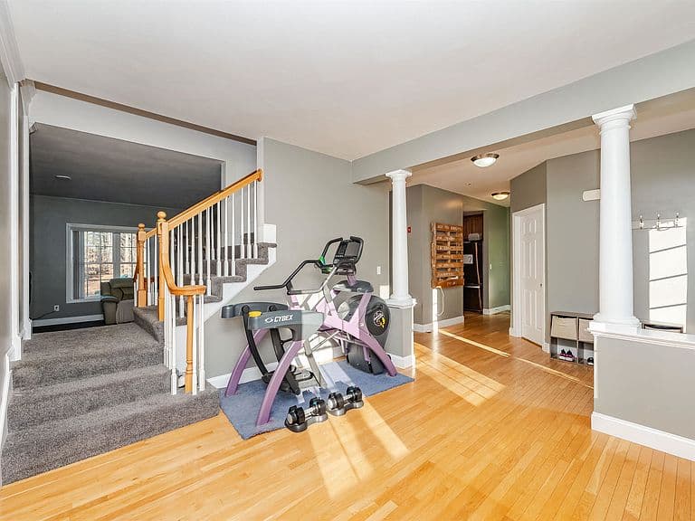 Listing photo 3