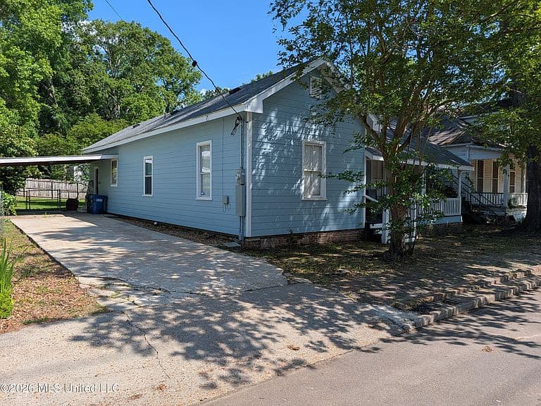 Listing photo 3