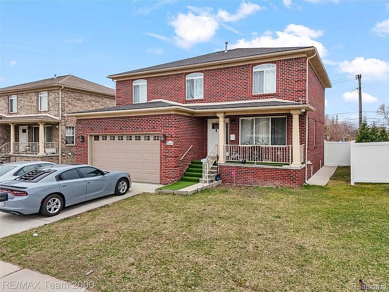 Listing photo 3