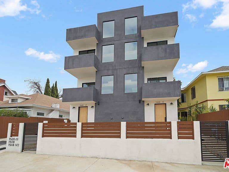 Listing photo 2