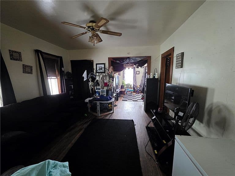 Listing photo 5