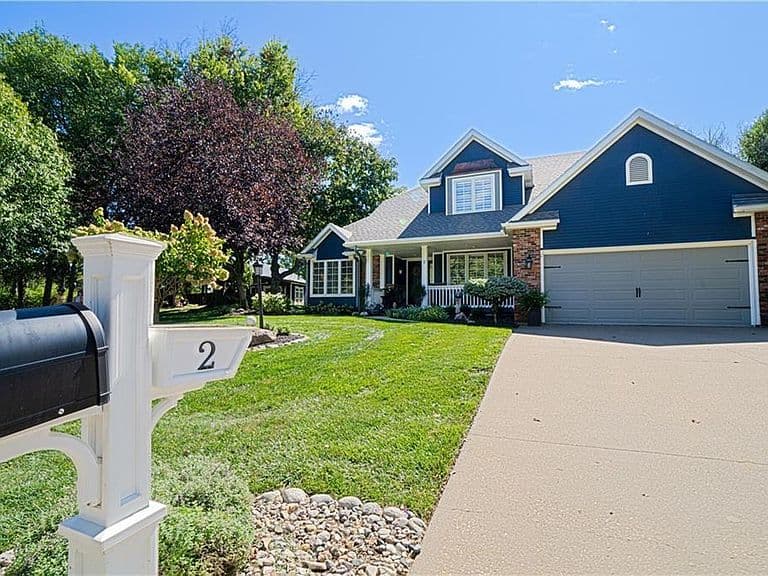 Listing photo 2