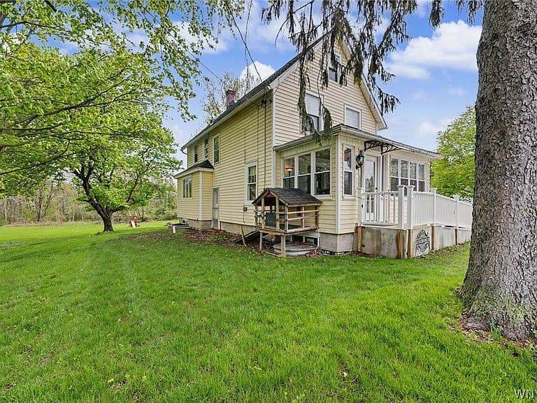 Listing photo 3