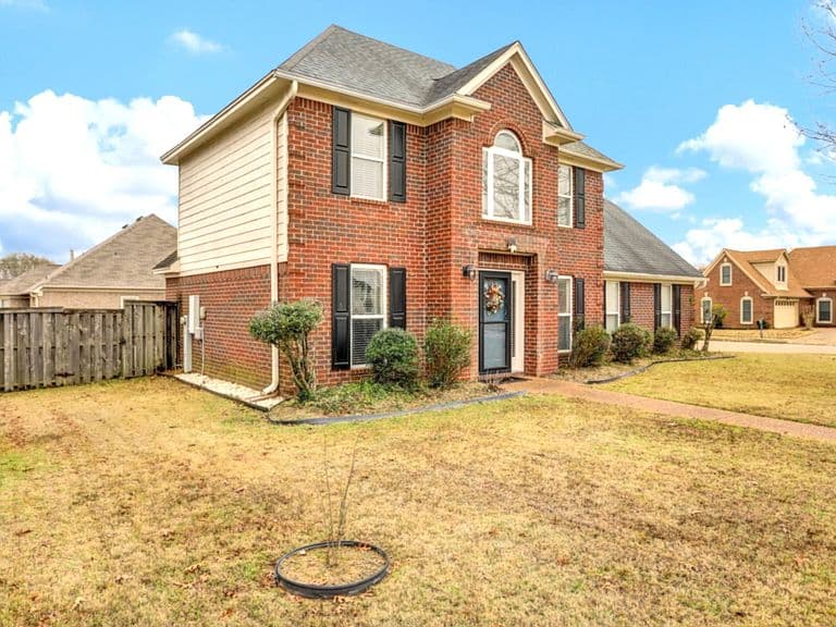 Listing photo 2