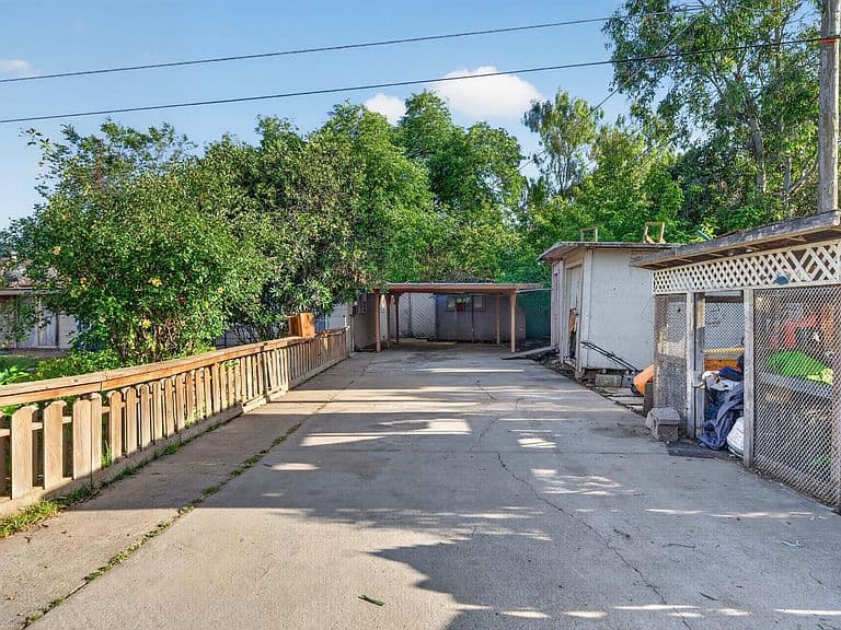 Listing photo 4