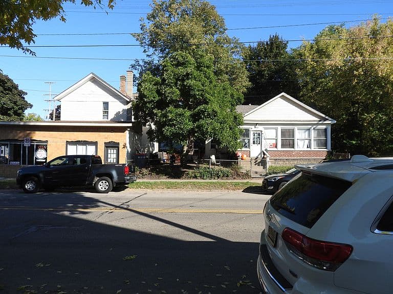 Listing photo 3