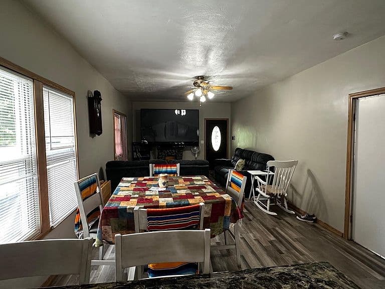 Listing photo 5