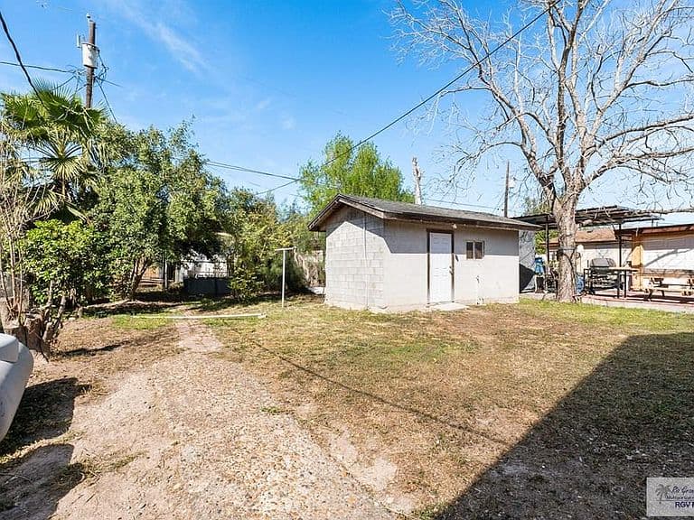 Listing photo 5