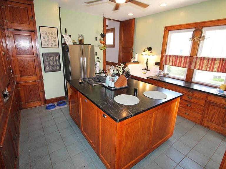 Listing photo 4