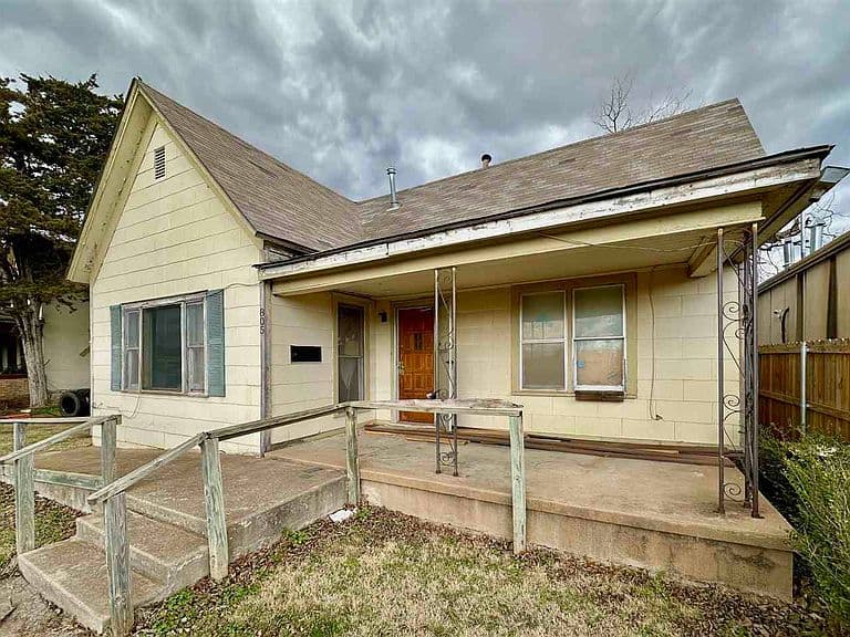 Listing photo 2