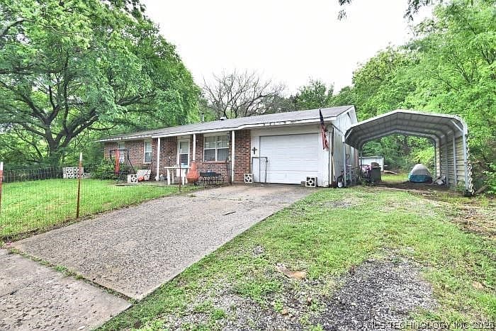 Listing photo 2