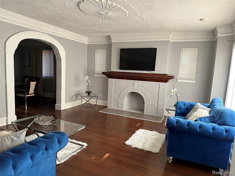Listing photo 4