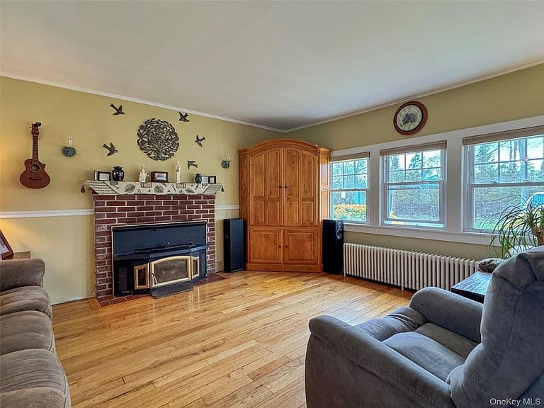 Listing photo 4