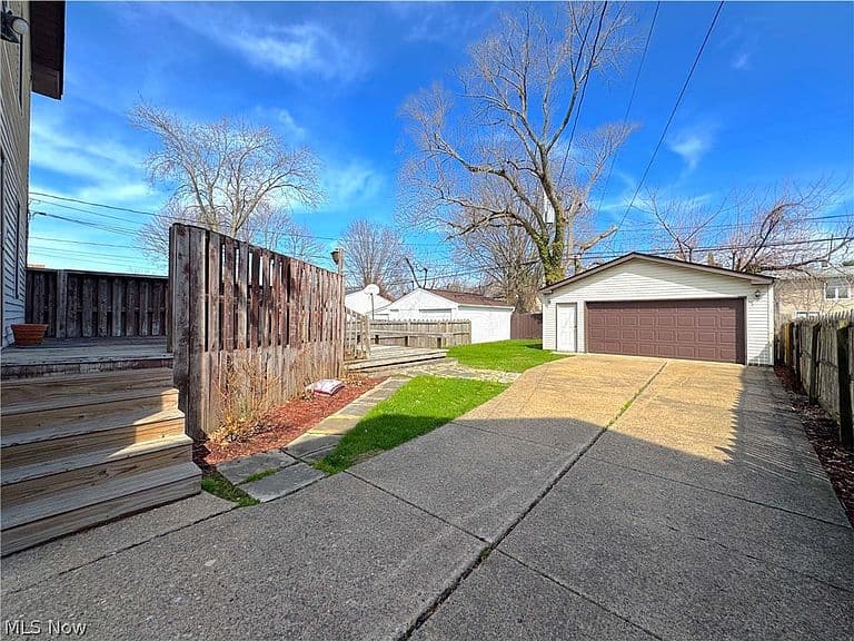 Listing photo 4