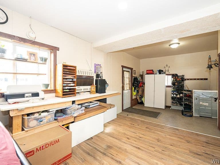 Listing photo 5