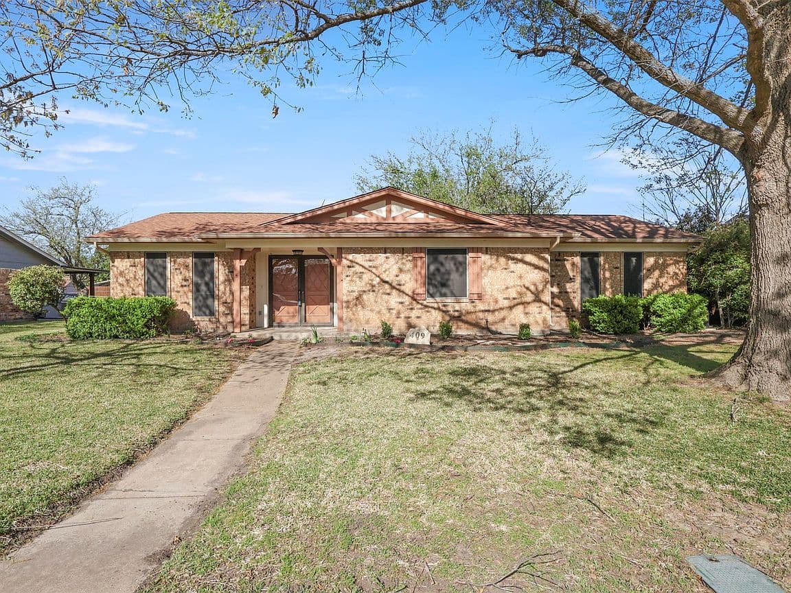 Primary listing photo