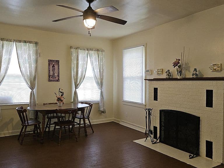 Listing photo 4