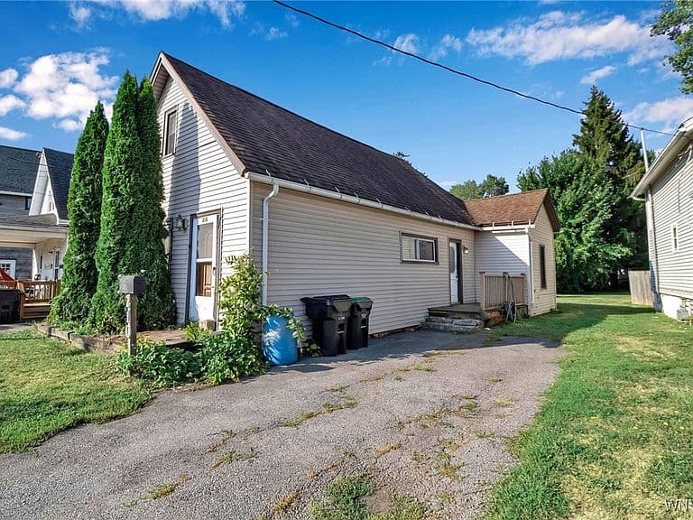 Listing photo 4