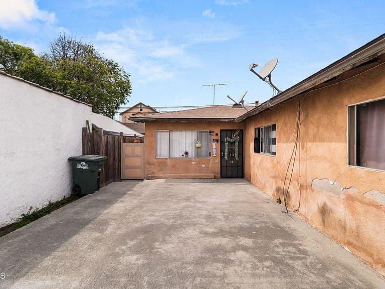 Listing photo 3