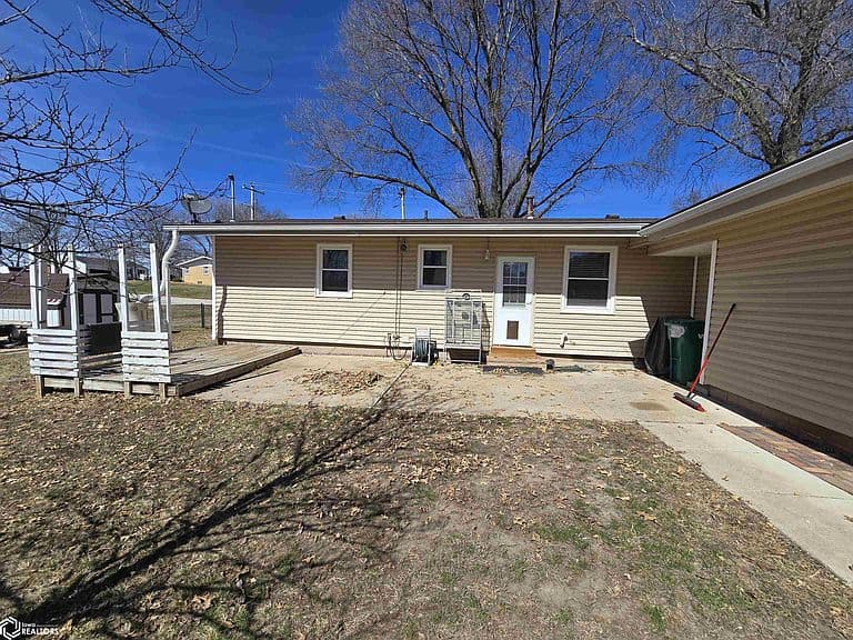 Listing photo 5
