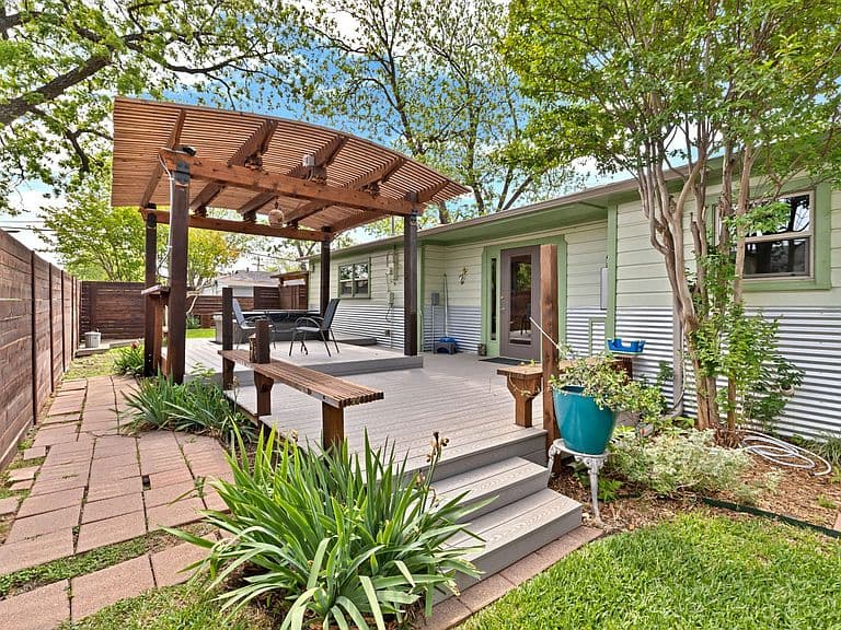 Listing photo 5