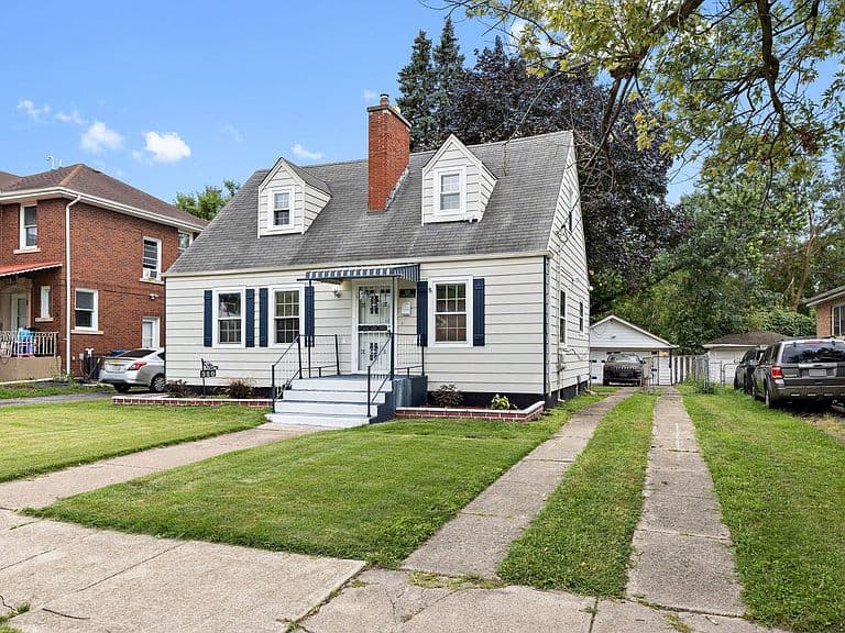 Listing photo 3