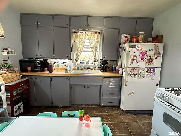 Listing photo 5