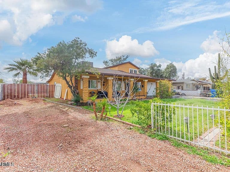 Listing photo 5