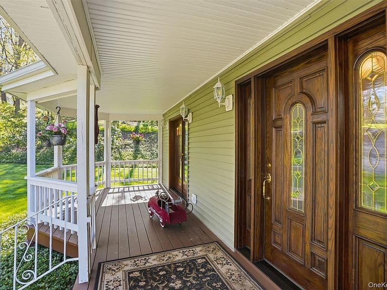 Listing photo 4