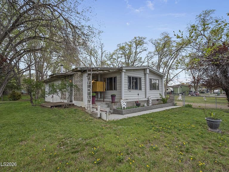 Listing photo 3