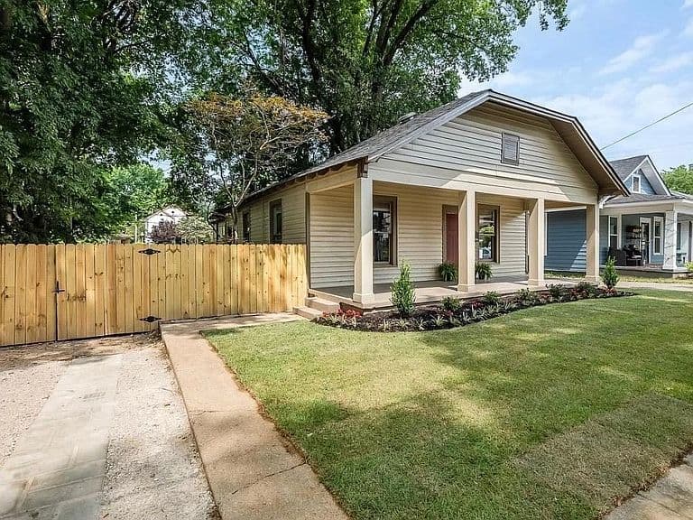 Listing photo 2