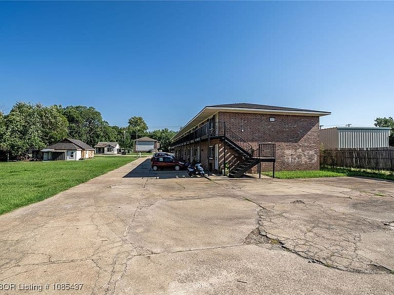 Listing photo 4