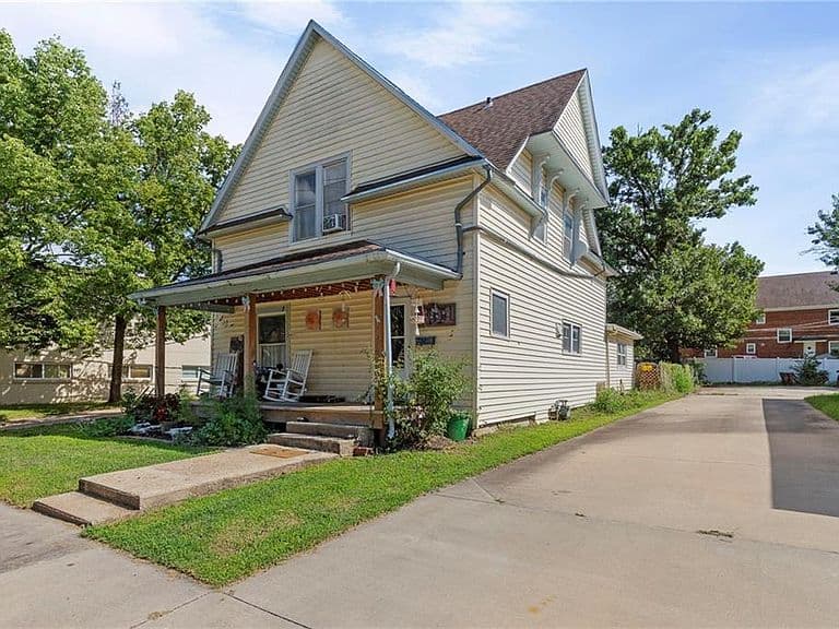 Listing photo 3